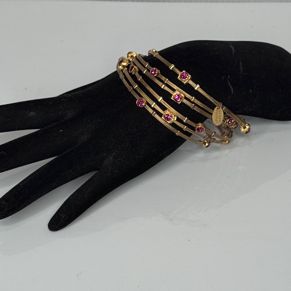 Seasonal Whispers Bracelets Love Bracelet Style# 3500 Gold/Fuschia-EUC